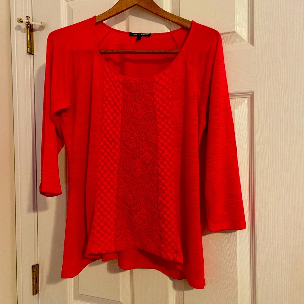 Cable & Gauge pink top! Very cute front design w/a bit of a high/low hem.Sz L.